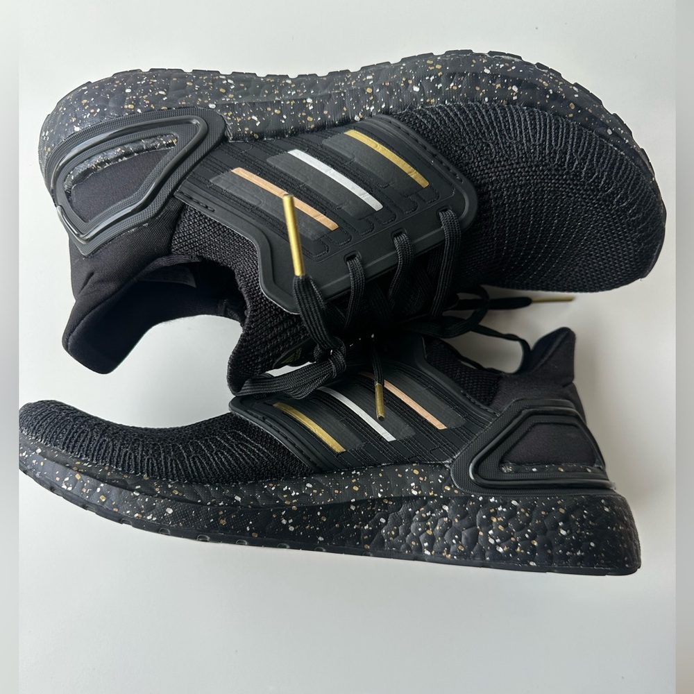 Adidas women s ultra boos black- gold‎ sneakes running shoes size 7.5